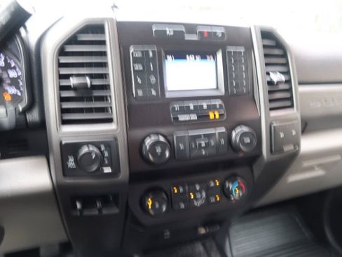 Used 2020 Ford F250 XL w/ Power Equipment Group AWD/4WD image 12