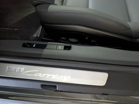 Used 2023 Porsche 911 Carrera image 28