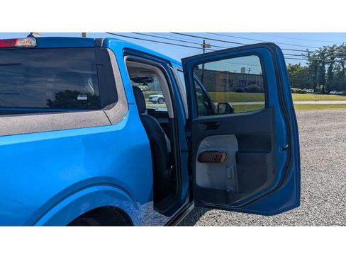 Used 2022 Ford Maverick Lariat w/ Lariat Luxury Package image 12