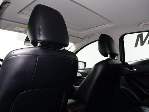 Used 2018 MAZDA MAZDA3 Touring image 16