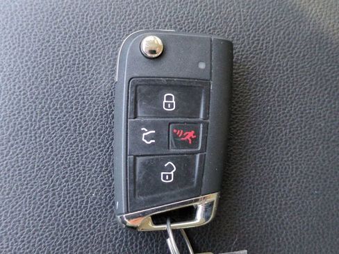 Used 2022 Volkswagen Tiguan S image 29