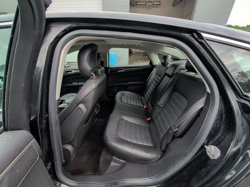 Used 2014 Ford Fusion SE w/ Equipment Group 202A FWD image 12