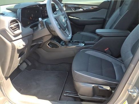 Used 2024 Chevrolet TrailBlazer LT FWD image 19