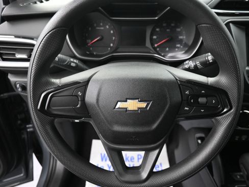Used 2022 Chevrolet TrailBlazer LS w/ LPO, Blackout Package AWD/4WD image 10