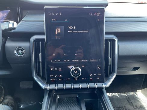 Used 2025 GMC Acadia AT4 w/ LPO, Floor Liner Package AWD/4WD image 19