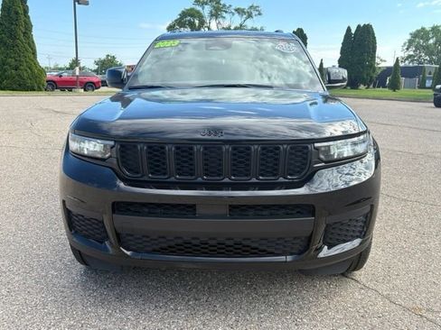 Used 2023 Jeep Grand Cherokee L Laredo AWD/4WD image 9