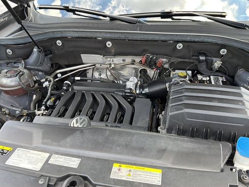 Used 2021 Volkswagen Atlas Cross Sport SE FWD image 35