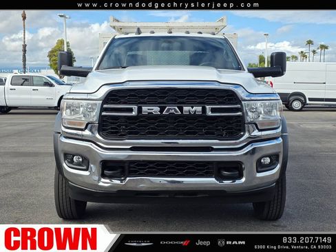 Used 2021 RAM 5500 Tradesman w/ Chrome Appearance Group AWD/4WD image 3