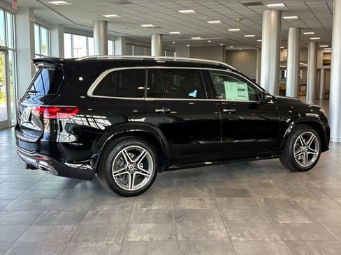 New 2026 Mercedes-Benz GLS 450 4MATIC image 3