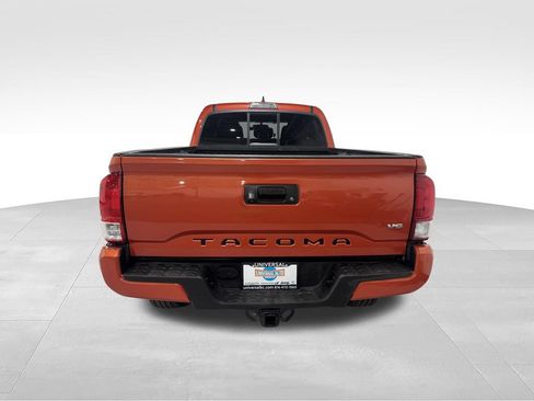 Used 2016 Toyota Tacoma TRD Sport AWD/4WD image 25
