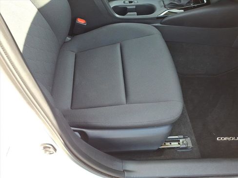 Certified 2025 Toyota Corolla LE FWD image 17