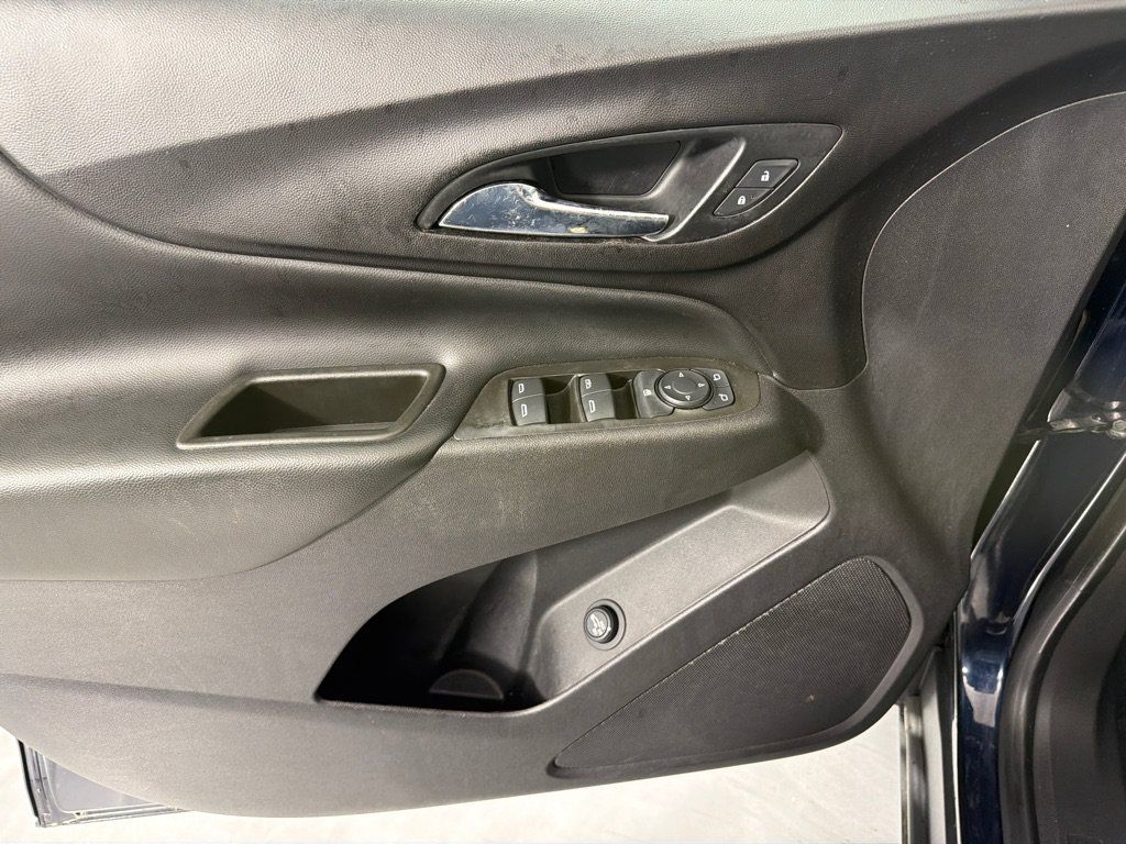 Used 2021 Chevrolet Equinox LT w/ Driver Convenience Package AWD/4WD image 10
