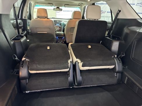 Used 2016 Ford Explorer Platinum image 33