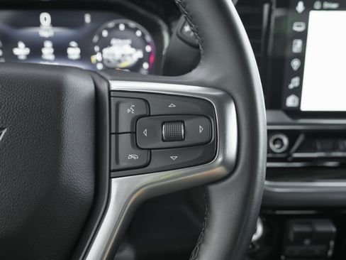 Used 2025 Chevrolet Silverado 2500 LT w/ Convenience Package image 17