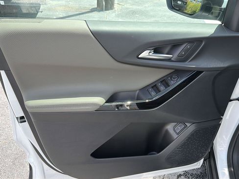 New 2026 Chevrolet Equinox LT w/ Convenience Package II FWD image 16
