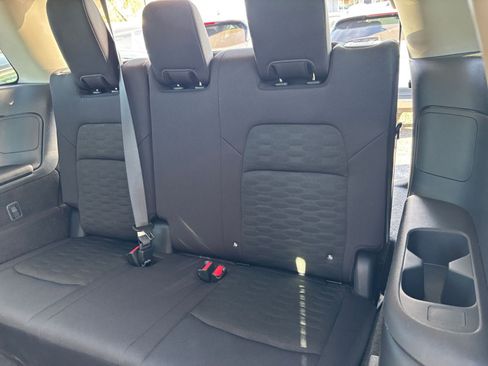 Used 2025 Nissan Pathfinder SV image 31