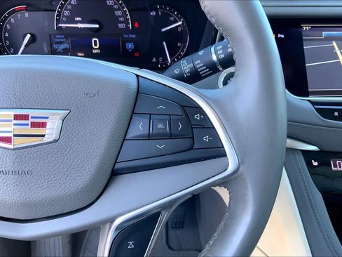 Used 2017 Cadillac XT5 Luxury w/ Driver Awareness Package FWD image 25