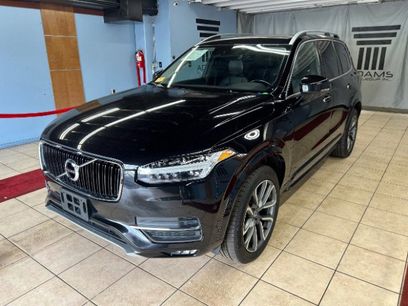 Used 2019 Volvo XC90 T5 Momentum w/ Multimedia Package