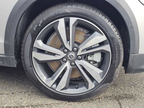 Certified 2025 Volvo V60 B5 Cross Country Plus image 9
