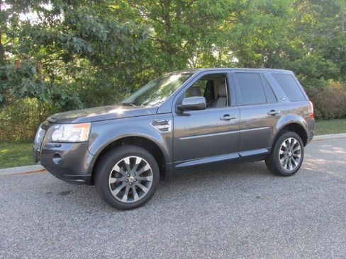 Used 2010 Land Rover LR2 HSE image 46