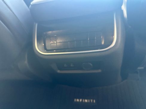 Used 2025 INFINITI QX80 Sensory AWD/4WD image 16