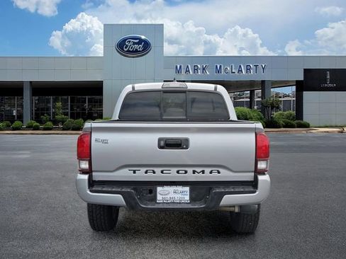 Used 2019 Toyota Tacoma SR RWD image 4