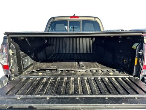 Used 2014 Toyota Tacoma 4x4 Double Cab w/ TRD Off-Road Package image 19