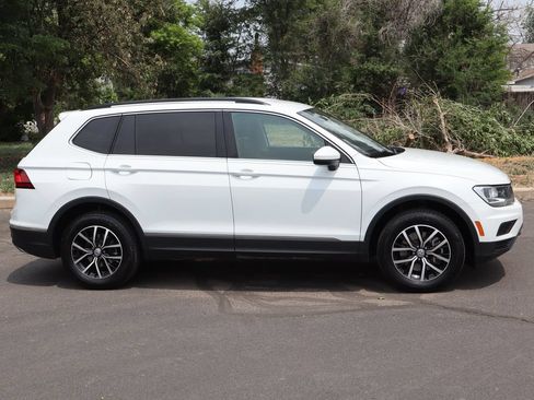 Used 2021 Volkswagen Tiguan SE AWD/4WD image 3