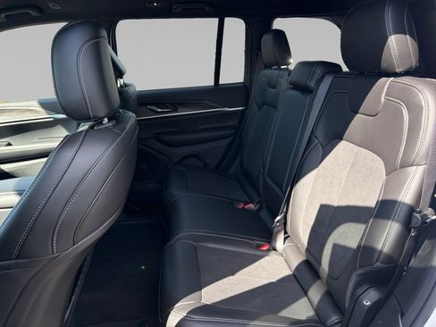 New 2026 Jeep Grand Cherokee Altitude AWD/4WD image 14