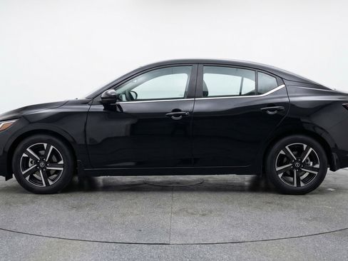 Used 2025 Nissan Sentra SV image 5