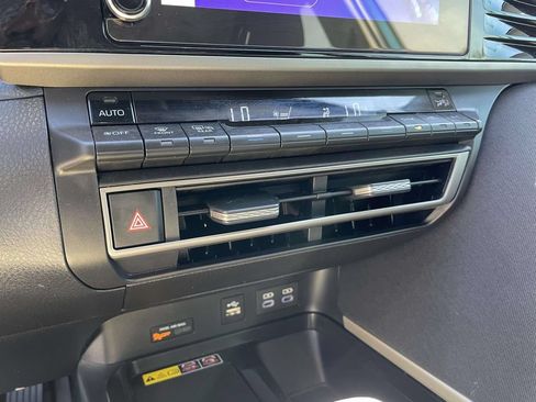 Used 2025 Toyota Camry LE FWD image 25