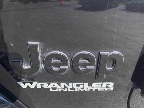 Used 2021 Jeep Wrangler Unlimited Sahara image 14