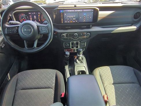 Used 2024 Jeep Gladiator Mojave image 14