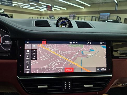 Used 2020 Porsche Cayenne E-Hybrid image 32