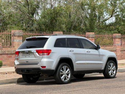 Used 2013 Jeep Grand Cherokee Laredo AWD/4WD image 10