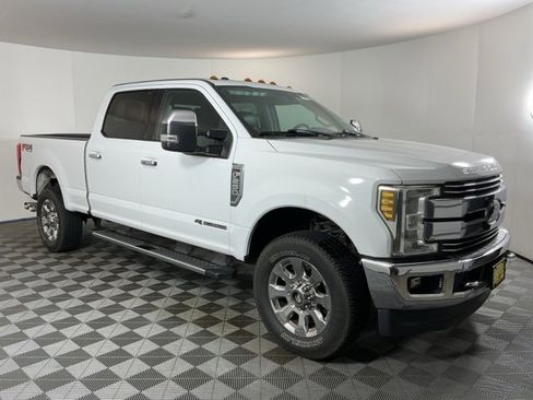 Used 2018 Ford F250 Lariat w/ Lariat Ultimate Package image 3
