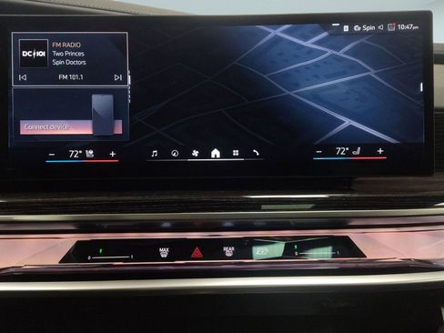 Used 2026 BMW 750e xDrive image 19