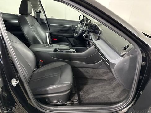 Used 2025 Hyundai Sonata Limited image 28