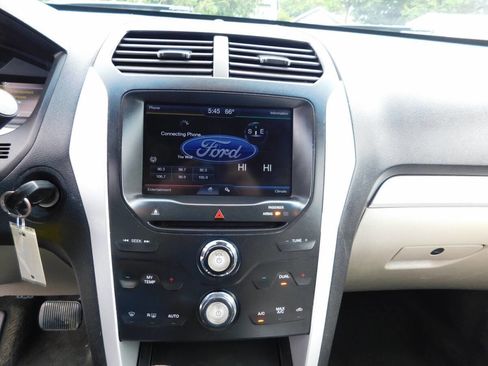Used 2014 Ford Explorer XLT w/ Equipment Group 201A image 12