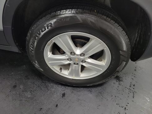 Used 2022 Chevrolet Trax LT FWD image 12