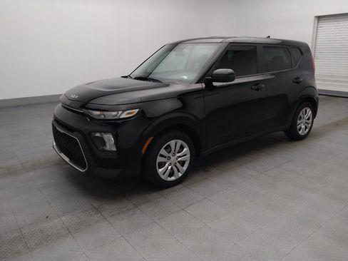 Used 2022 Kia Soul LX FWD image 2