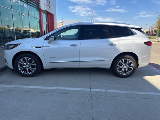 Used 2021 Buick Enclave Avenir w/ Avenir Technology Package FWD image 2