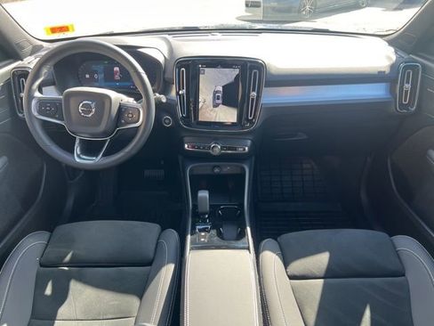 New 2026 Volvo XC40 B5 Ultra w/ Protection Package Premier AWD/4WD image 19
