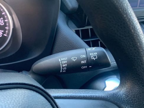 Used 2022 Toyota RAV4 LE image 19