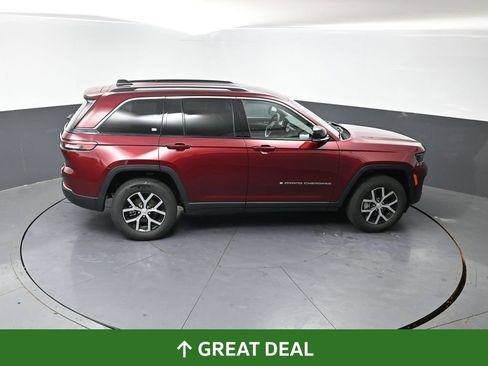 Used 2024 Jeep Grand Cherokee Limited AWD/4WD image 16