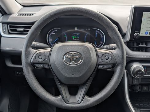 Used 2025 Toyota RAV4 XLE AWD/4WD image 19