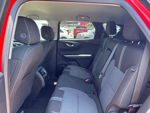 Used 2025 Chevrolet Blazer LT FWD image 22