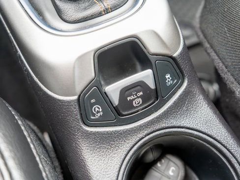 Used 2021 Jeep Compass Latitude w/ Convenience Group AWD/4WD image 30