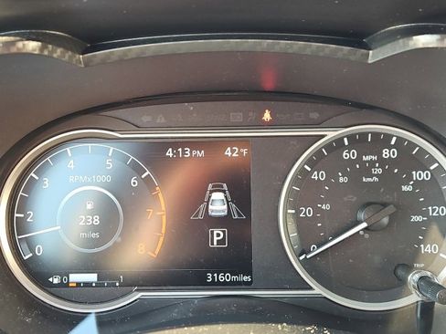 Used 2024 Nissan Versa SV w/ Trunk Package image 31