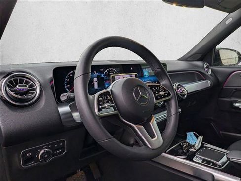 Used 2020 Mercedes-Benz GLB 250 image 9